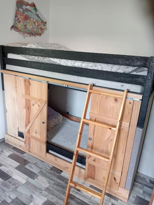 Maison 70M2 Calme Vue Sur Foret Salles  Esterno foto